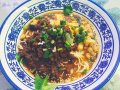 -渝之汇牛肉豌杂面