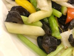 铁棍淮山露笋炒黑木耳-荣粤酒家·融合粤菜
