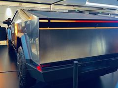 -TESLA 特斯拉(上海太古汇体验店)