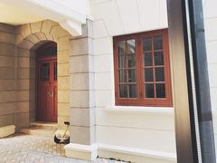 -上海市静安区图书馆(新闸路馆)