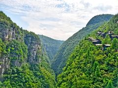 -蝶舞清江·恩施地心谷景区