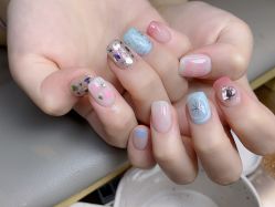 -小四撸猫美甲咖