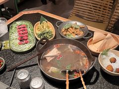 -三出山火锅(南京万象天地店)