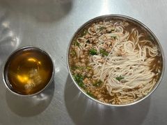 -正宗杨记普洱酸醋米线(总店)