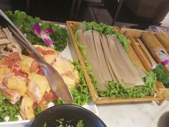 -尚尚仙·酸汤猪手·猪肚鸡火锅(华联万柳购物中心店)