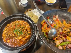 -富正毅三下锅·湘西韵味(天门山索道店)