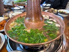 -岳记兴隆·青城腊排铜火锅(融创店)