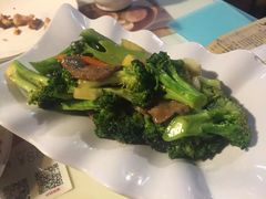 -新大咀港式茶餐厅(宝山万达店)