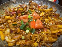 -富正毅三下锅·湘西韵味(天门山索道店)