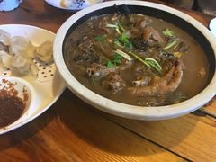 小鸡炖蘑菇-闯关东东北农家菜(崂山石老人店)