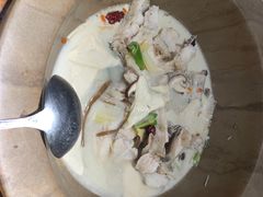 -滇香肴·云南菜蒸汽石锅鱼(云南北路店)