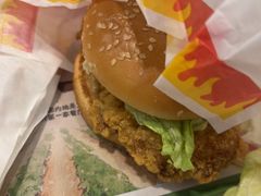 -麦当劳(上海虹桥站30B检票口楼上)