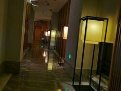 -新盈光·云会所(百丈东路店)