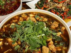 -李双猪·小龙虾·烧烤·羊肉煲(乐山店)