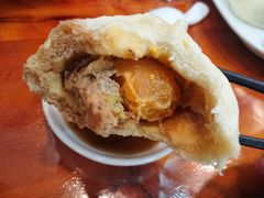 咸蛋黄超人包-老陶包子铺(南大西南村店)