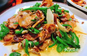 Sauce-Braised Pork with Spicy Sauce