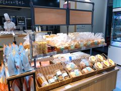 面包甜点陈列柜-仟吉(星汇维港店)