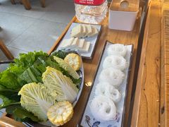 -毛辣果·贵州红酸汤牛肉火锅(西单店)