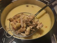 -尚尚仙·酸汤猪手·猪肚鸡火锅(华联万柳购物中心店)