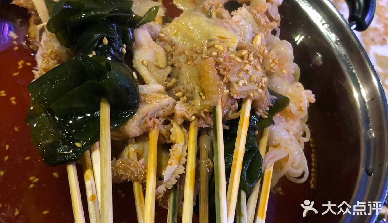 朋友拉着来的，据她说是从南锣鼓巷的店吃过来的