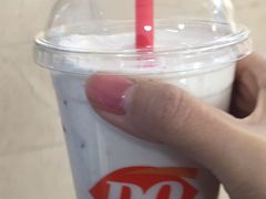 香草红丝绒奶昔-DQ·蛋糕·冰淇淋(河东万达店)