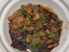 -八府香鸭·啫啫煲(华山路店)