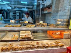 面包甜点陈列柜-鲍师傅糕点(永安里店)