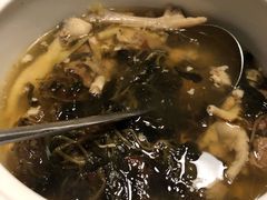 滋补金钱莲炖土鸡汤-景式·廣東粤菜(凤凰古站店)