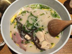 过桥米线-SHAN山(前滩太古里店)