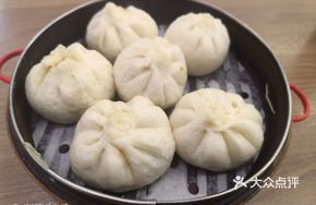 Han Lixiang Signature Soup Dumplings