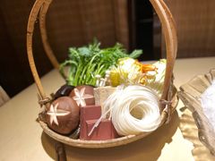 -余欢领鲜火锅(新街口店)