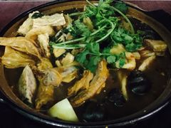 田螺鸭脚煲中-正宗南铁拉叔沙煲螺·烧烤·秘制靓粥(南铁总店)