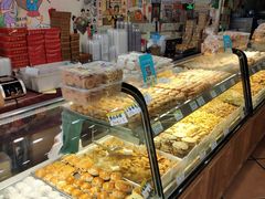 面包甜点陈列柜-赞记龙凤礼饼(广州市二宫向群宾馆店)