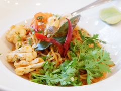 -Chom Cafe and Restaurant