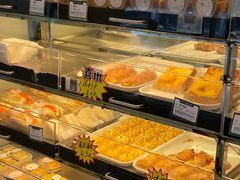 面包甜点陈列柜-蜂蝶来饼店(拱北总店)