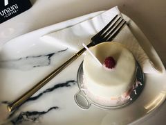 -UNI UNI(环亚凯瑟琳店)