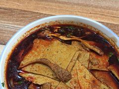 红油米线-老字号杨坡红油米线腊汁肉夹馍(东四道巷店)