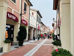 -佛罗伦萨小镇广佛名品奥特莱斯(疏港路店)