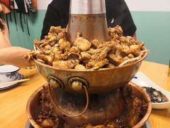 特色火锅鸡餐-超越炭火牛蛙火锅鸡(河东店)