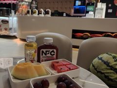 -涨巢·潮玩水疗局