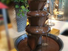 巧克力瀑布-松山湖凯悦酒店·Café自助餐厅·周末火舞秀表演