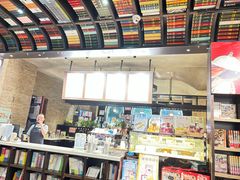 -钟书阁(松江泰晤士小镇店)