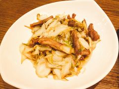 拆骨肉炒白菜-北李妈妈菜·虾爬子大锅贴(贵和店)