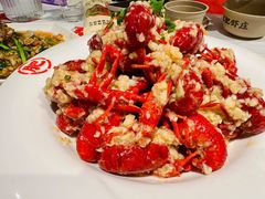 -肥肥虾庄·金牌油焖大虾(汉街SKP店)