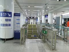 -陆家浜路(地铁站)