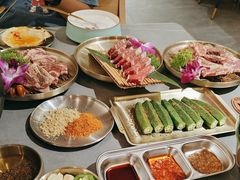 -围炉肉舍丹东海鲜烤肉·烤活鳗(步行街店)