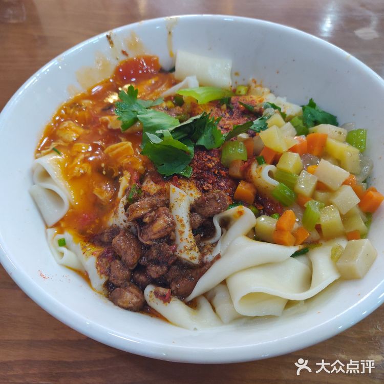 饿极了的白三岁此时能吃下一头牛，什么快吃什么