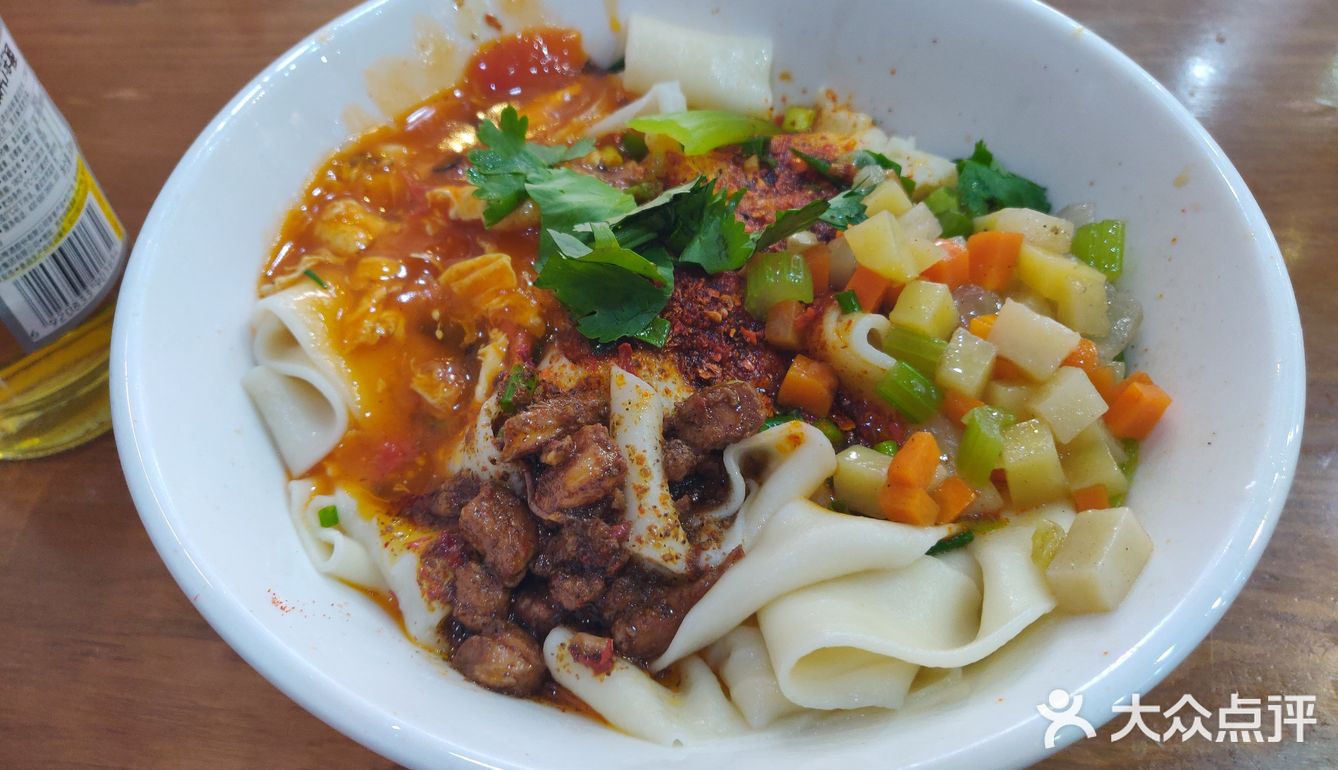 饿极了的白三岁此时能吃下一头牛，什么快吃什么