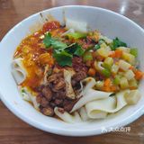 饿极了的白三岁此时能吃下一头牛，什么快吃什么