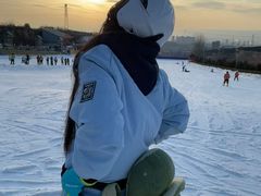 -采薇庄园四季滑雪场